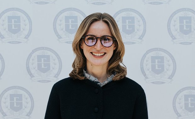 “Le soutien de la Fondation ESSEC me permet de donner une assise solide à mon projet : mettre l'alimentation durable au service du lien social”. Priscille Graff, bénéficiaire d’une bourse entrepreneuriat responsable.