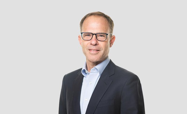 Redonner à l’ESSEC, c’est soutenir la jeune génération” – Jérôme Mourgue d’Algue (E93)