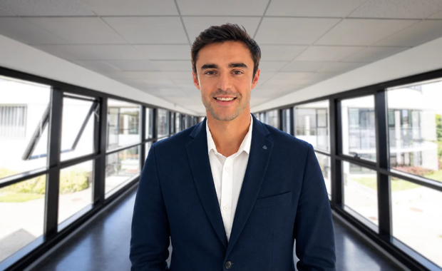 « Grâce à la Fondation ESSEC, je peux choisir mon avenir sans penser à l’urgence du court terme » Maxime Rolland, bénéficiaire d’une bourse sociale