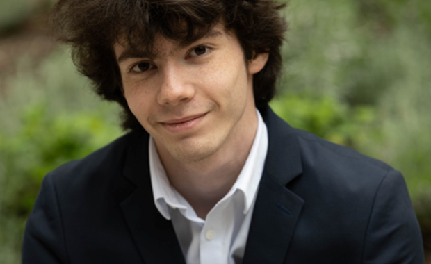 “La bourse de la Fondation ESSEC a été déterminante dans la poursuite de mes études”,Yanis Chefchaouni, étudiant boursier
